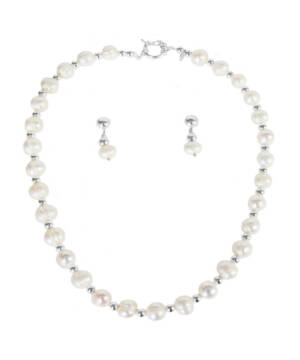 Collar y Aretes de Perlas