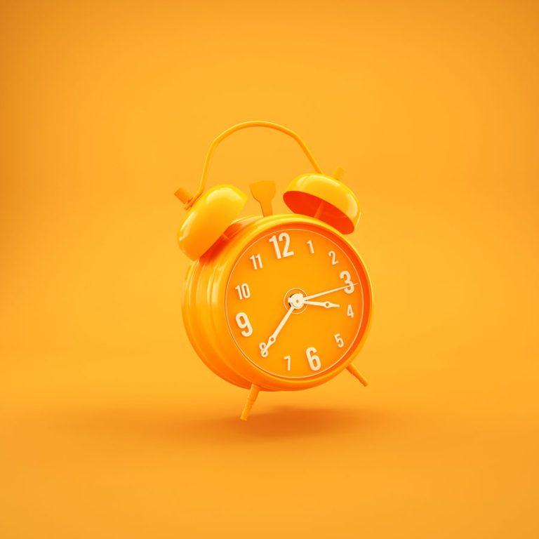 reloj alarma yellow