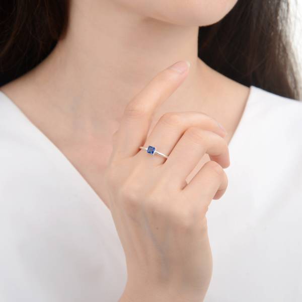 Anillo Cuadrado Azul Talla 8 - Plata - Imagen 2
