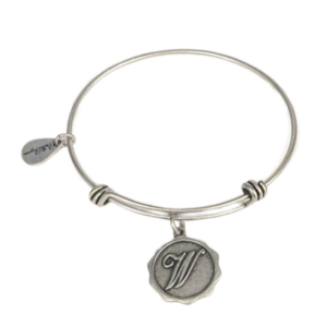 Pulsera Plateada con Dije Inicial -W-