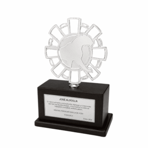 Trofeo en Base de Madera con Placa